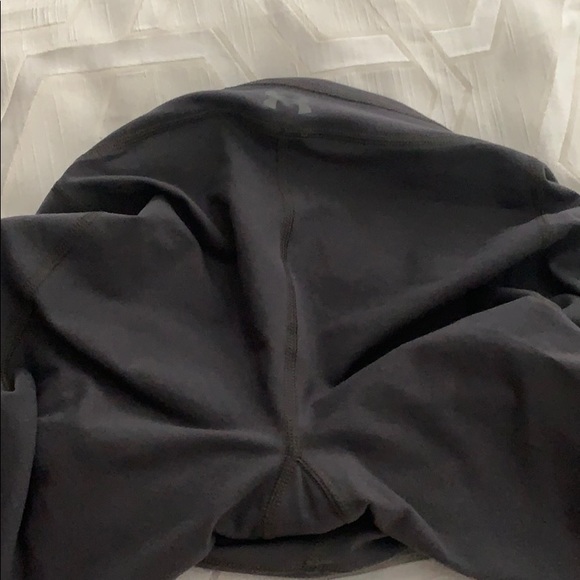 Under Armour all season gear gray crops ladies - Picture 4 of 5